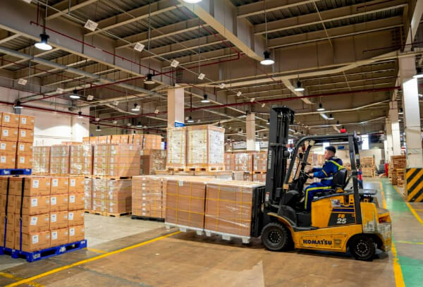 Ung dung cua pallet nhua 8